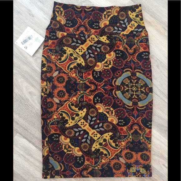 NWT LuLaRoe Cassie✨Size: XS - Picture 2 of 4